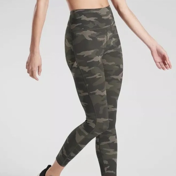 | Athleta | Ultimate 7/8 tight in camo. Size M. - Picture 1 of 12
